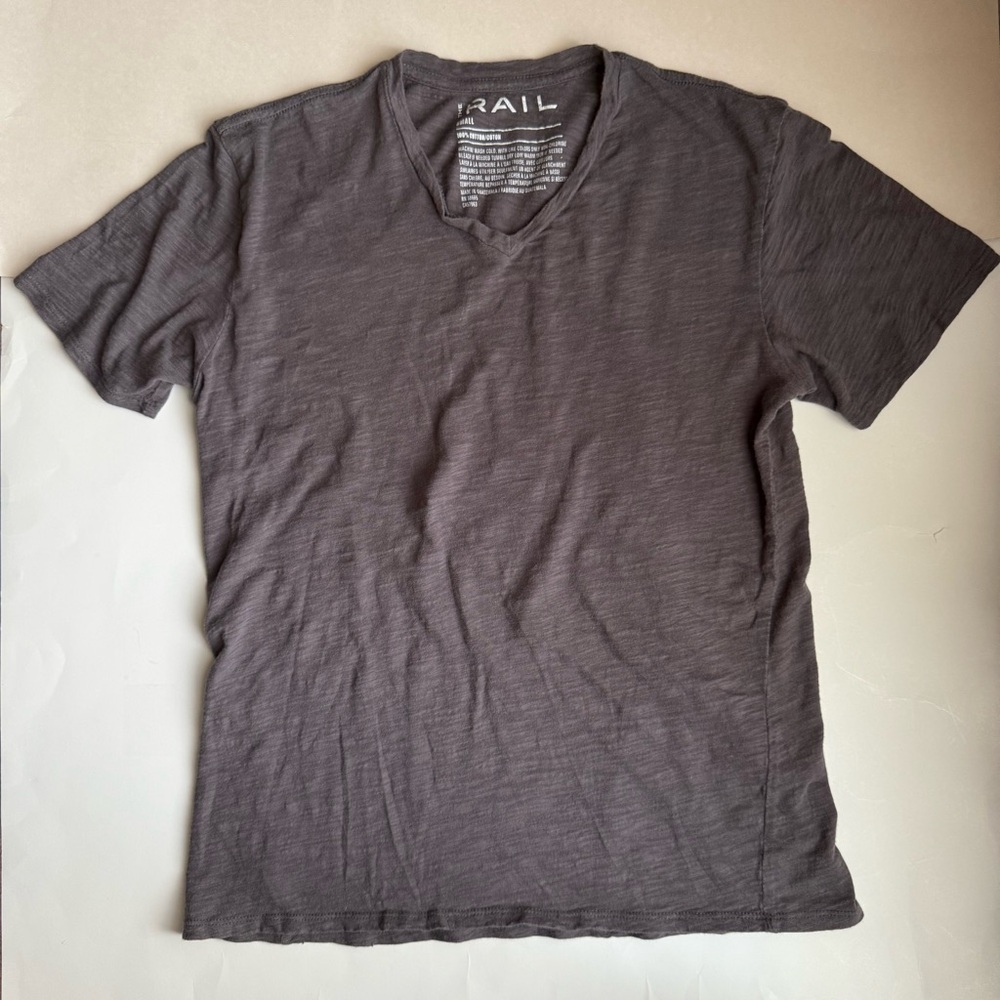The Rail Men’s Gray V-Neck Short Sleeve T-Shirt - Size Small (Used)